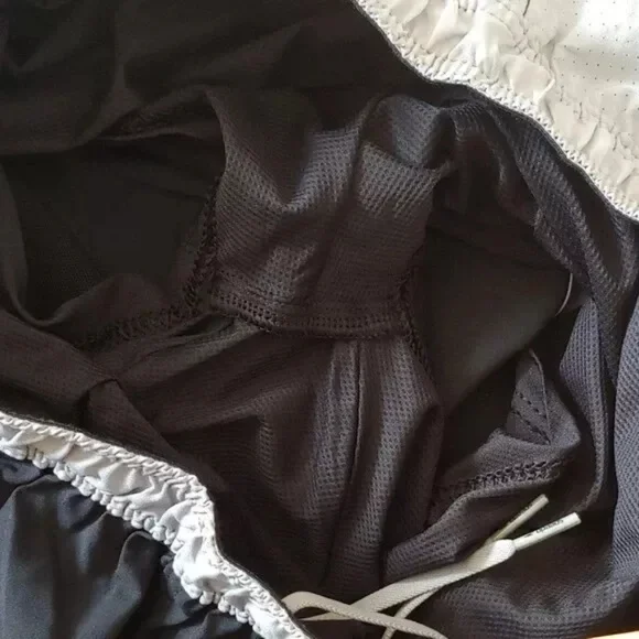 Speedo-Men's 5.5" Swim Shorts Trunks Swimwear 3 Pockets Hidden Zip UPF 50+ Black - Picture 6 of 9